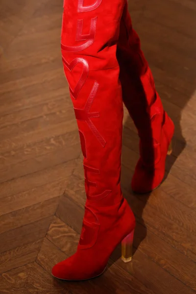 Look 11